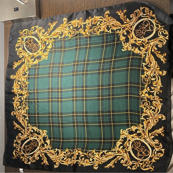 Silk scarf - Picture 10 of 10